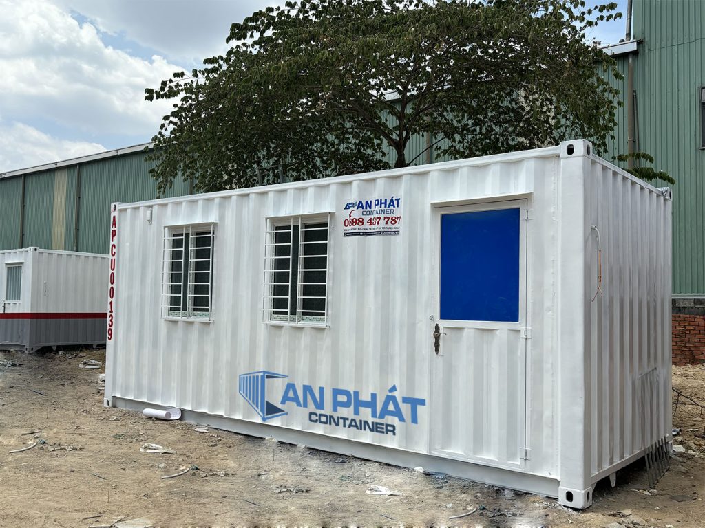 Container văn phòng 20 feet màu trắng